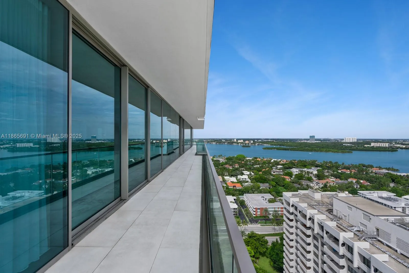 10203 Collins Ave, #2601