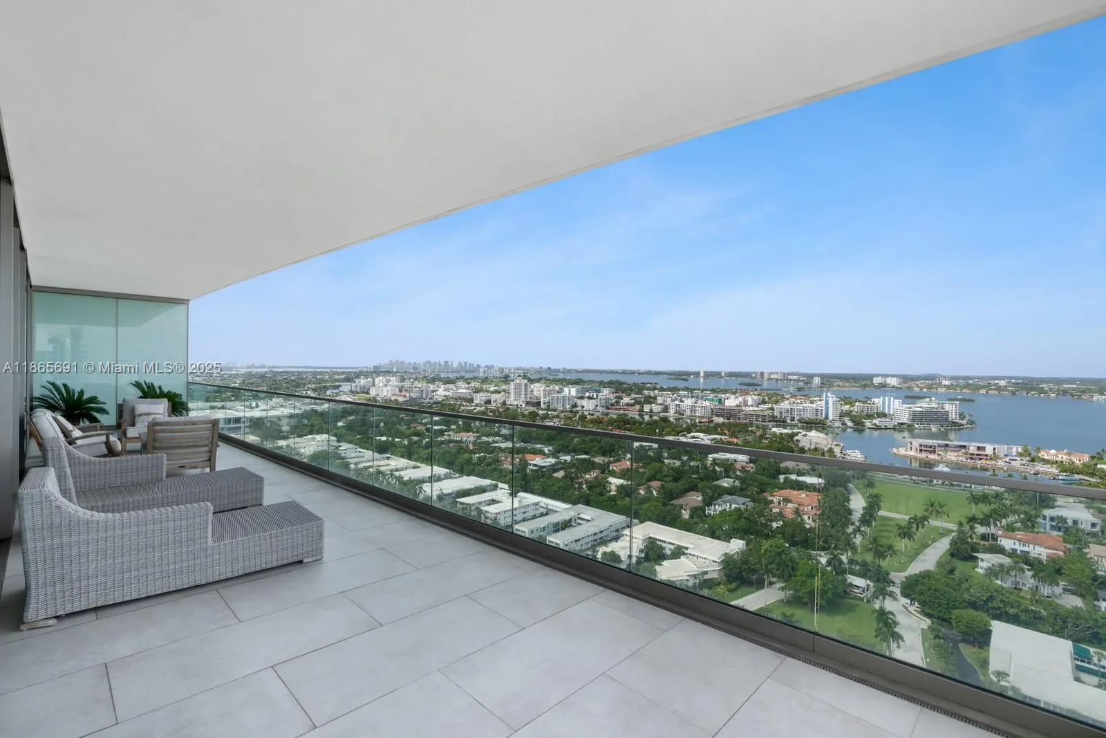 10203 Collins Ave, #2601