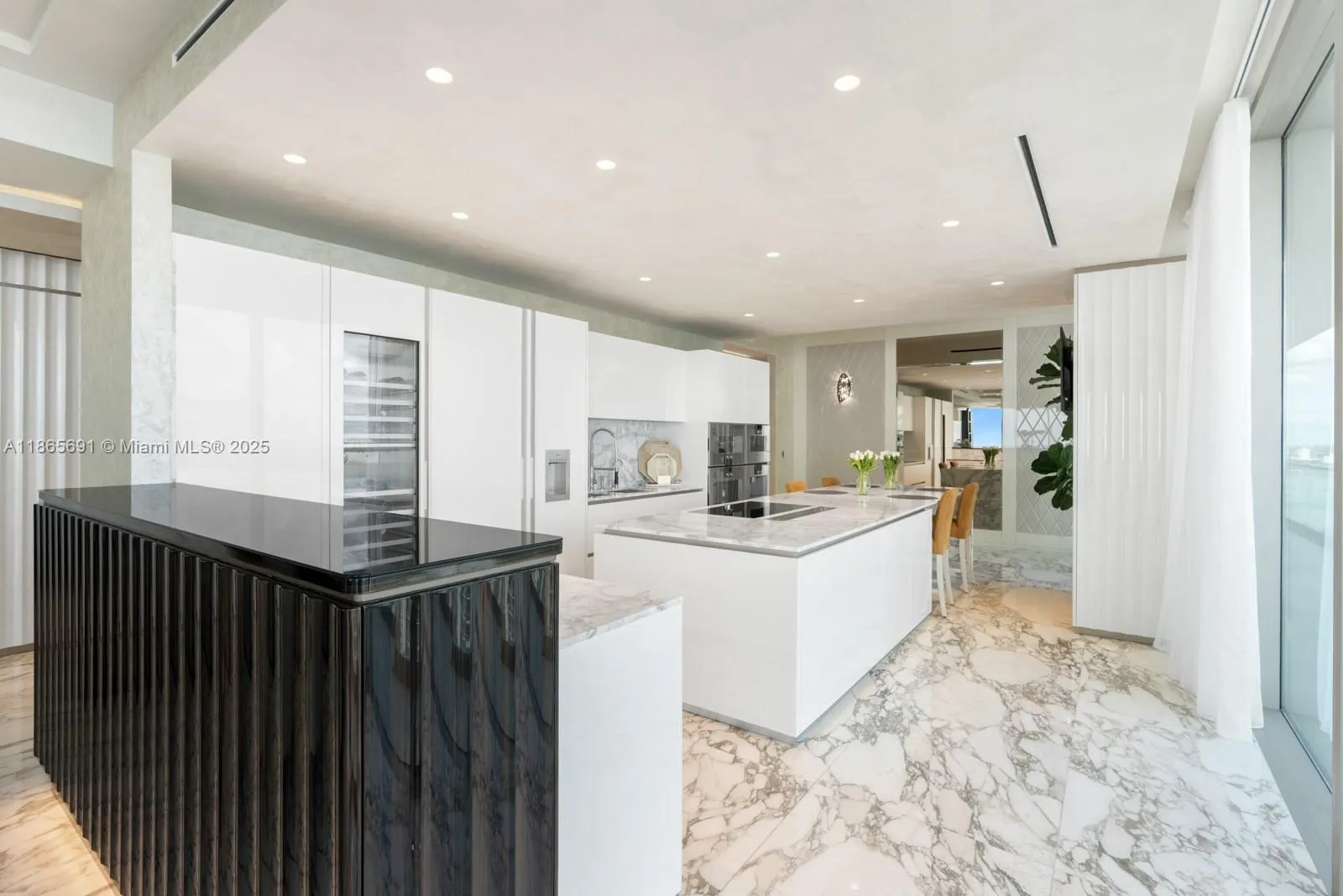 10203 Collins Ave, #2601