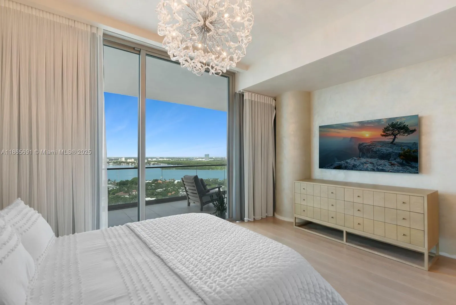 10203 Collins Ave, #2601