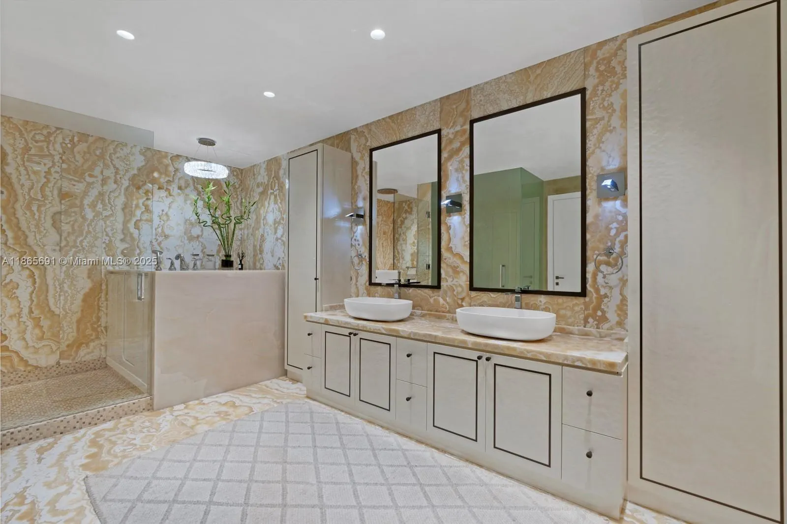 10203 Collins Ave, #2601