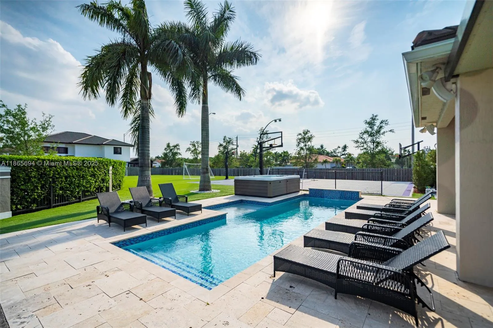 11 NW 122nd Ave