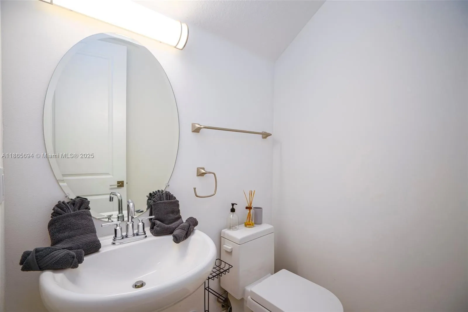 11 NW 122nd Ave