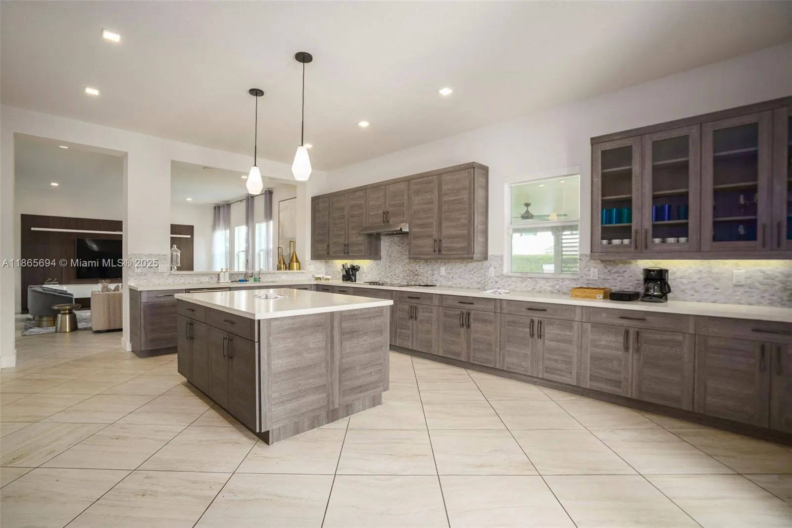 11 NW 122nd Ave