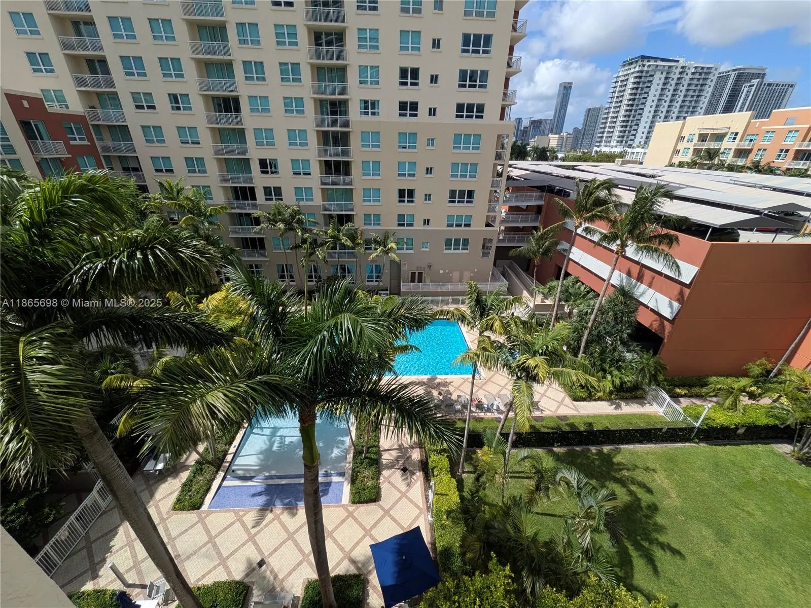 2000 N BAYSHORE DR, #627