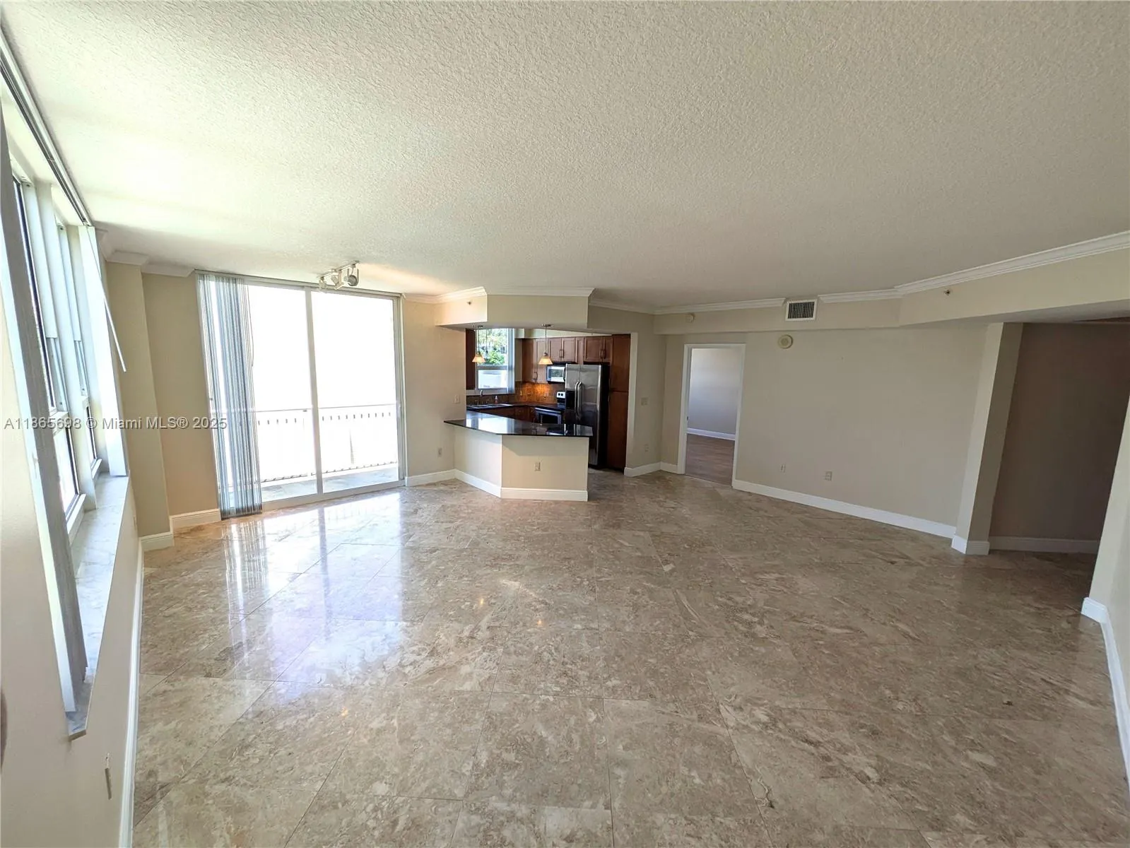 2000 N BAYSHORE DR, #627