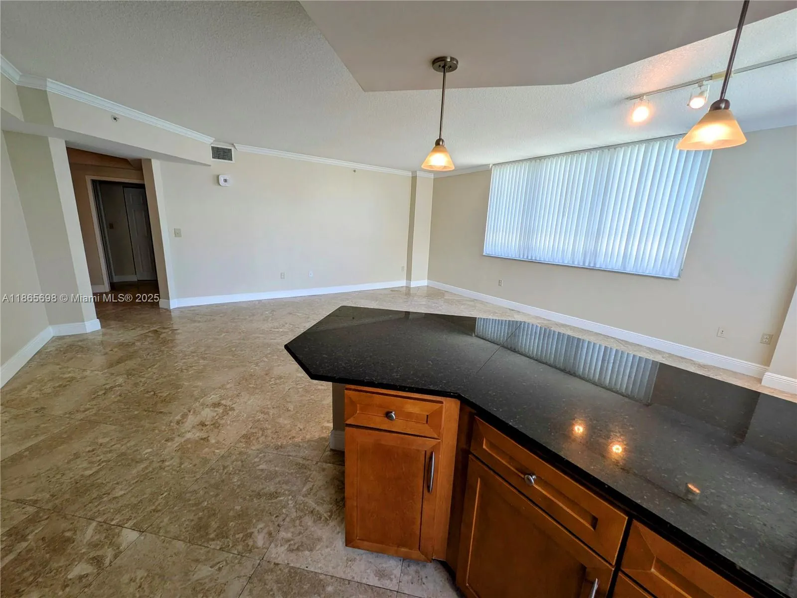 2000 N BAYSHORE DR, #627