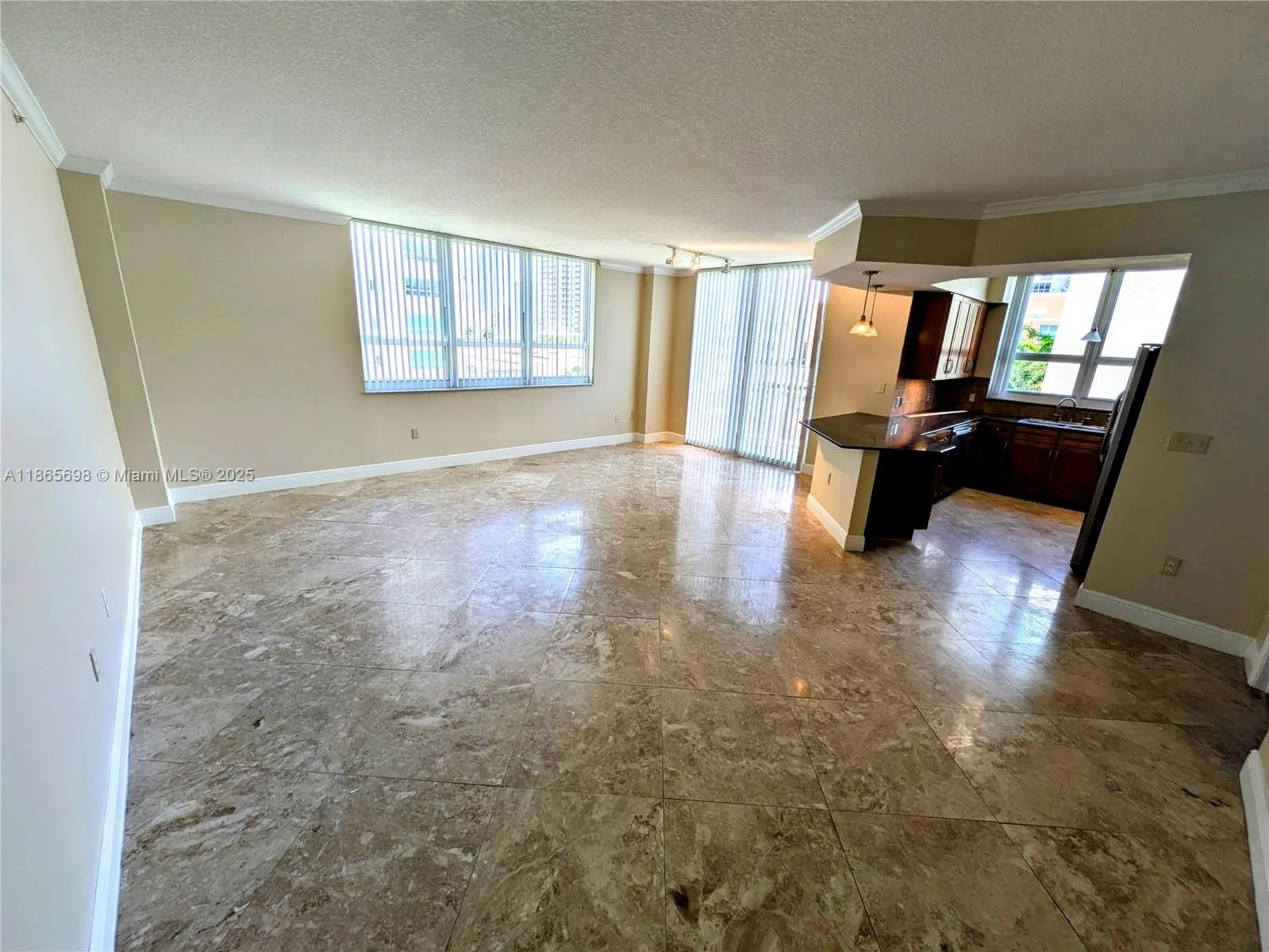 2000 N BAYSHORE DR, #627