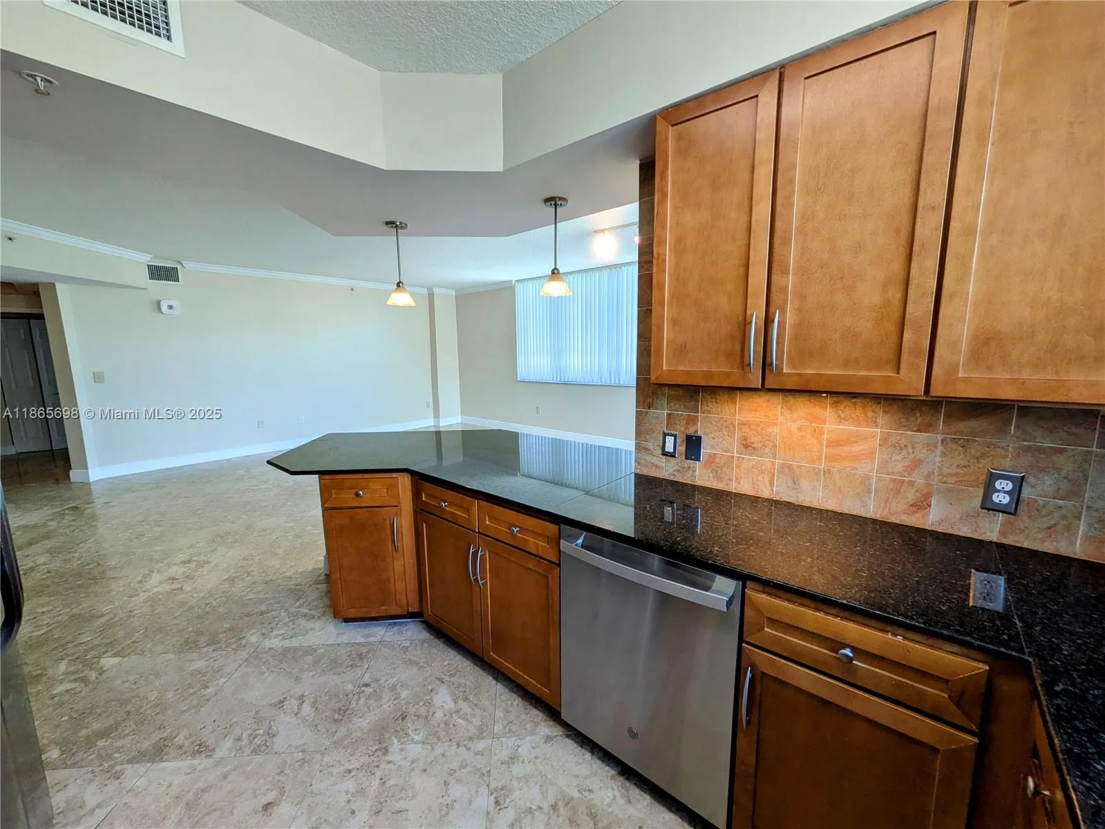 2000 N BAYSHORE DR, #627