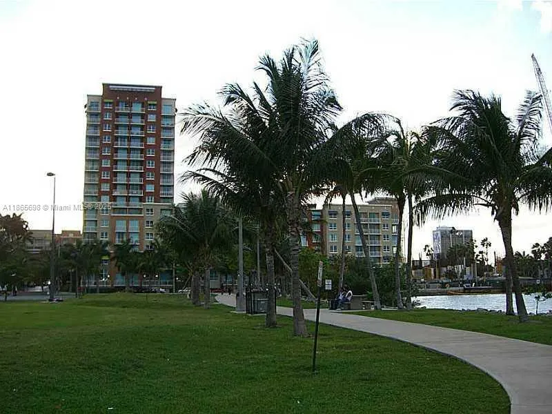 2000 N BAYSHORE DR, #627