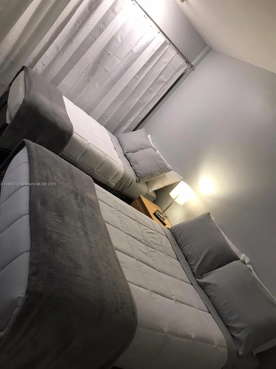 26 Diplomat Pkwy, #2215