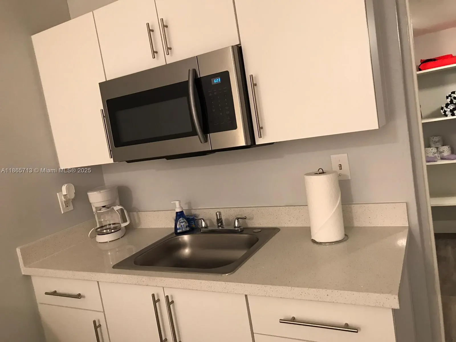 26 Diplomat Pkwy, #2215