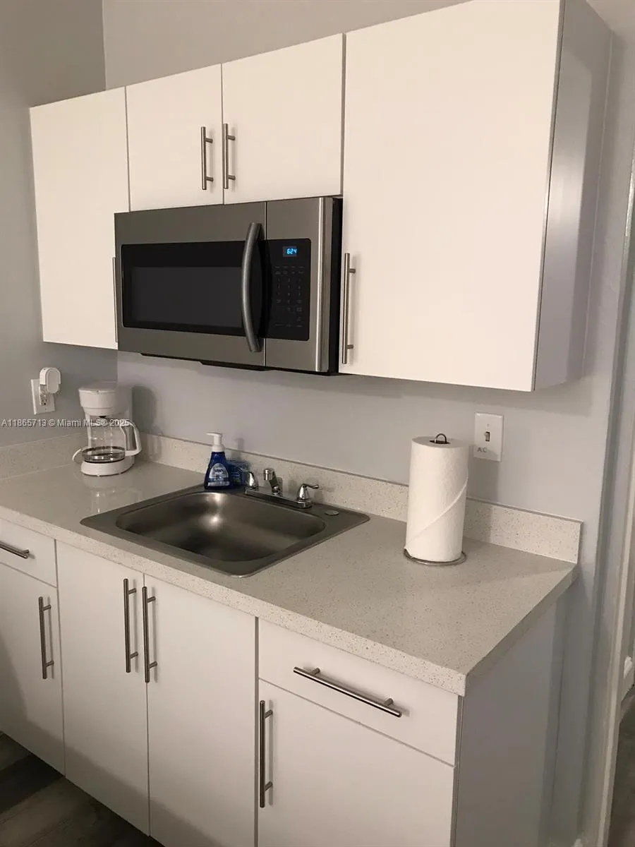 26 Diplomat Pkwy, #2215