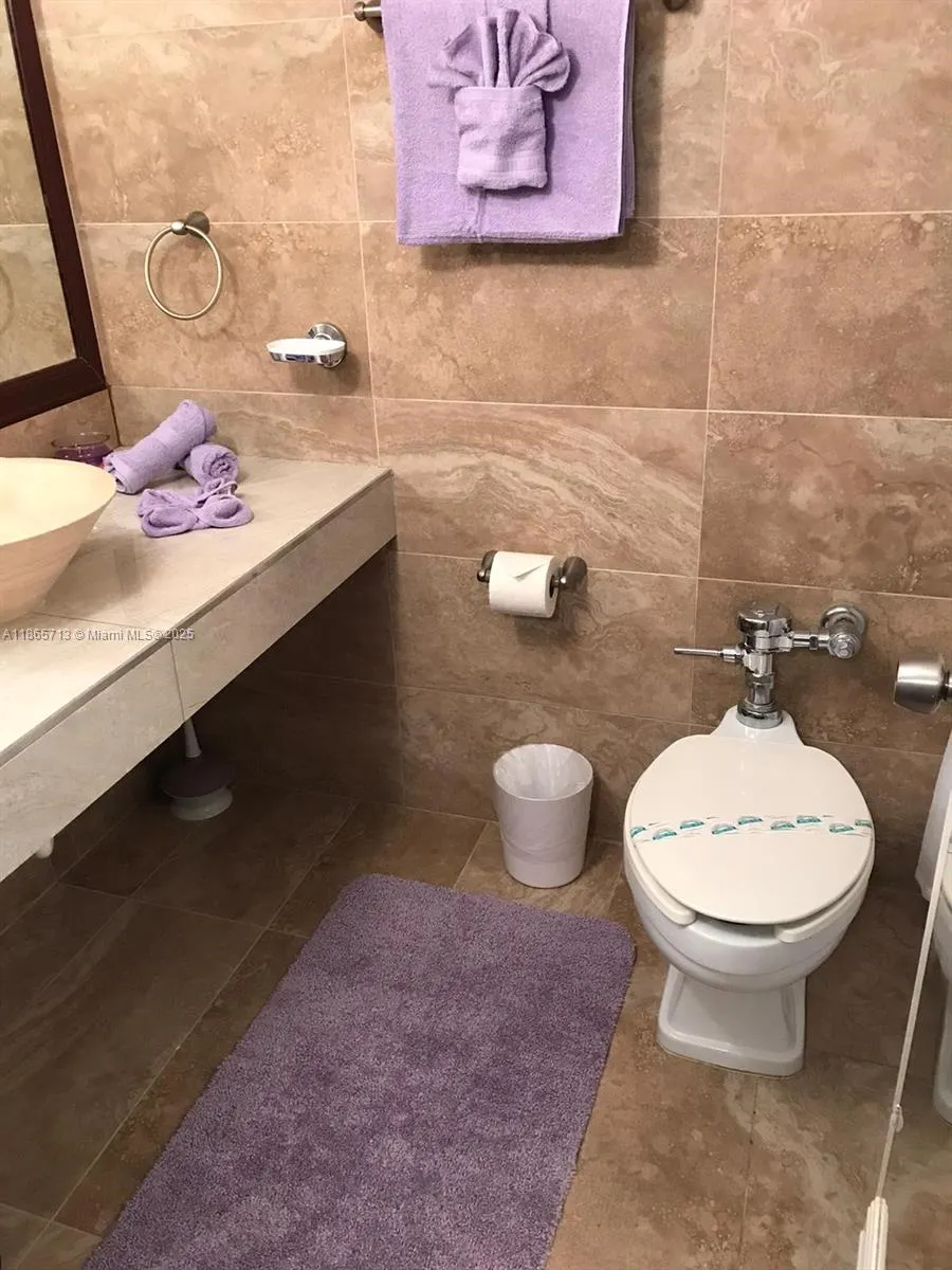 26 Diplomat Pkwy, #2215