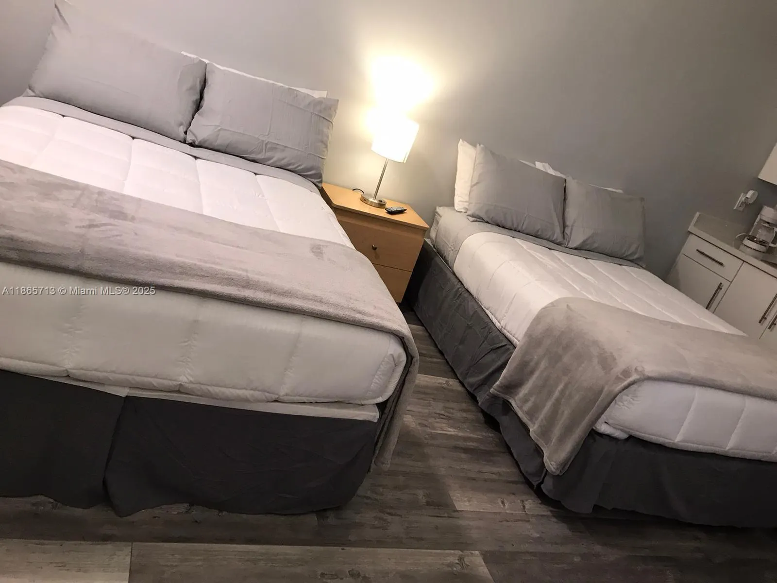 26 Diplomat Pkwy, #2215
