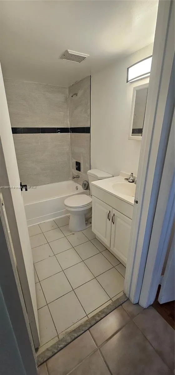 8075 NW 7th St, #416
