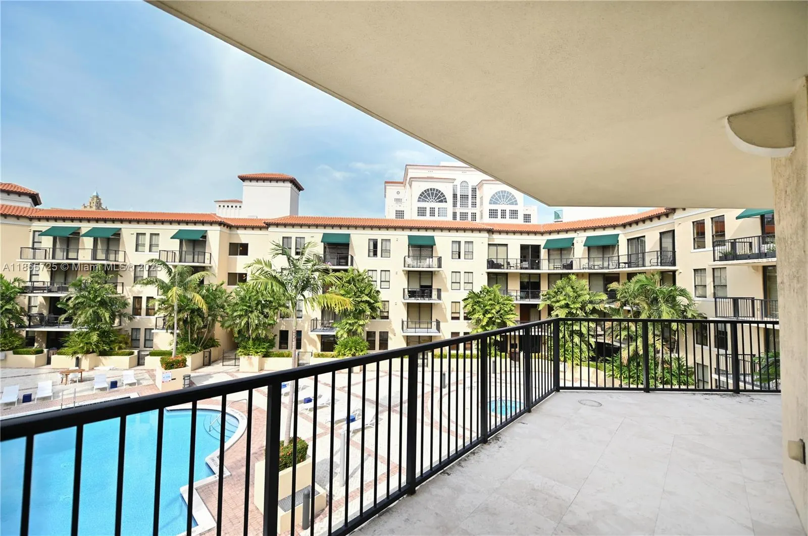 55 MERRICK WY, #723