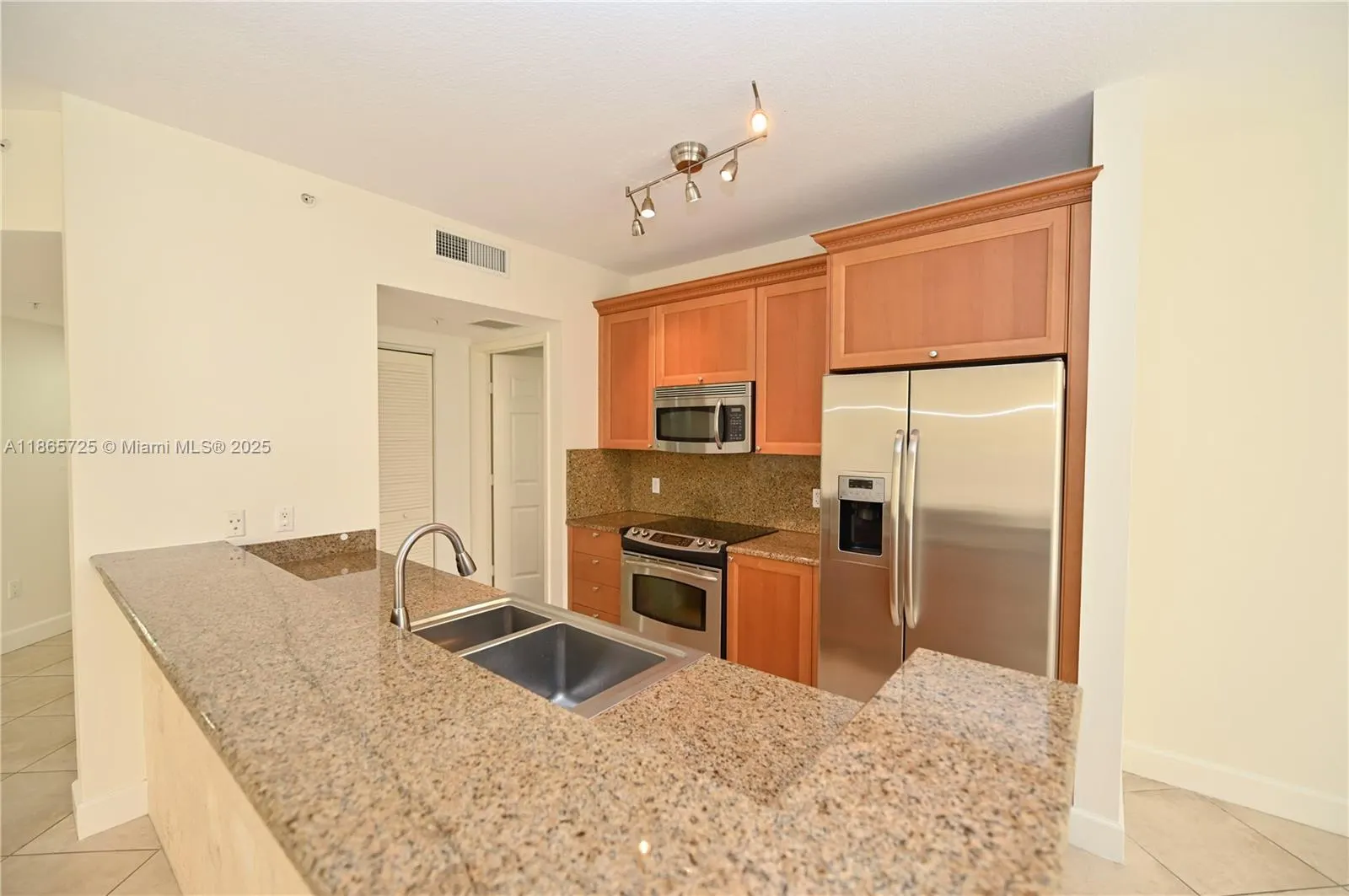 55 MERRICK WY, #723