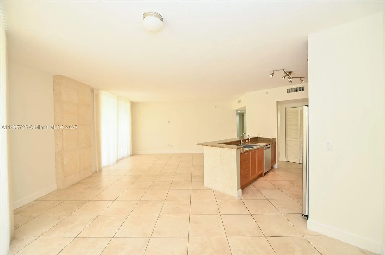 55 MERRICK WY, #723