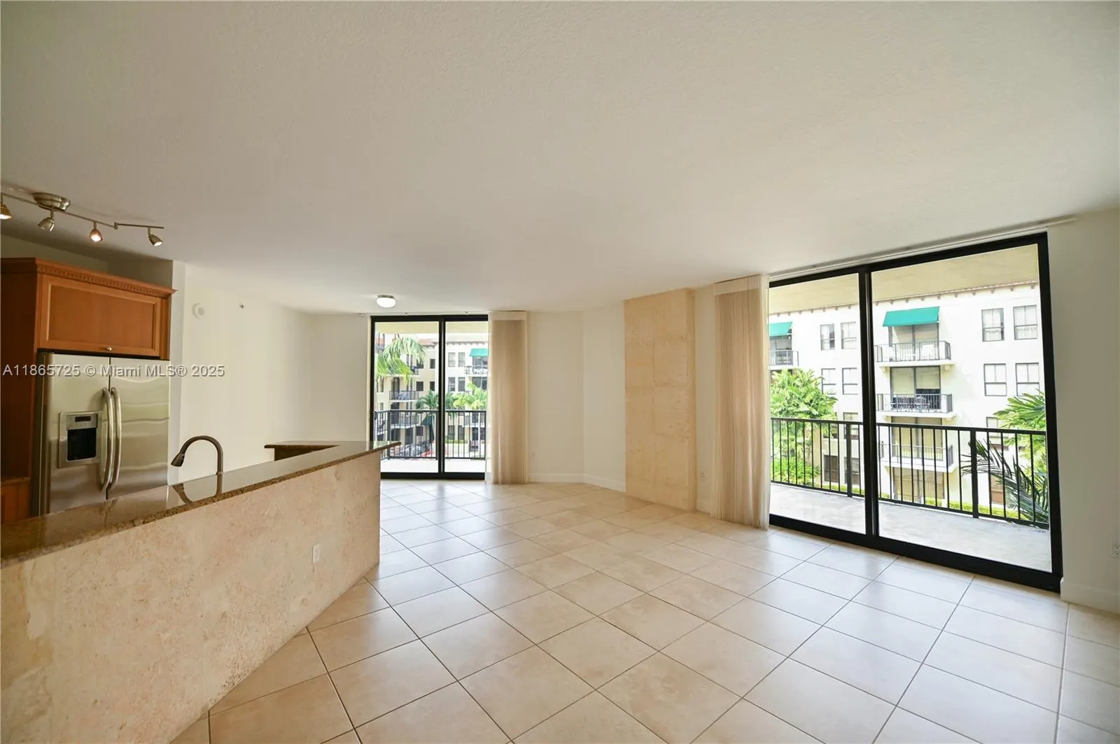 55 MERRICK WY, #723