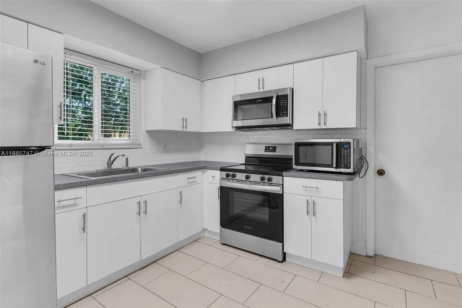 1282 NW 55th Ter