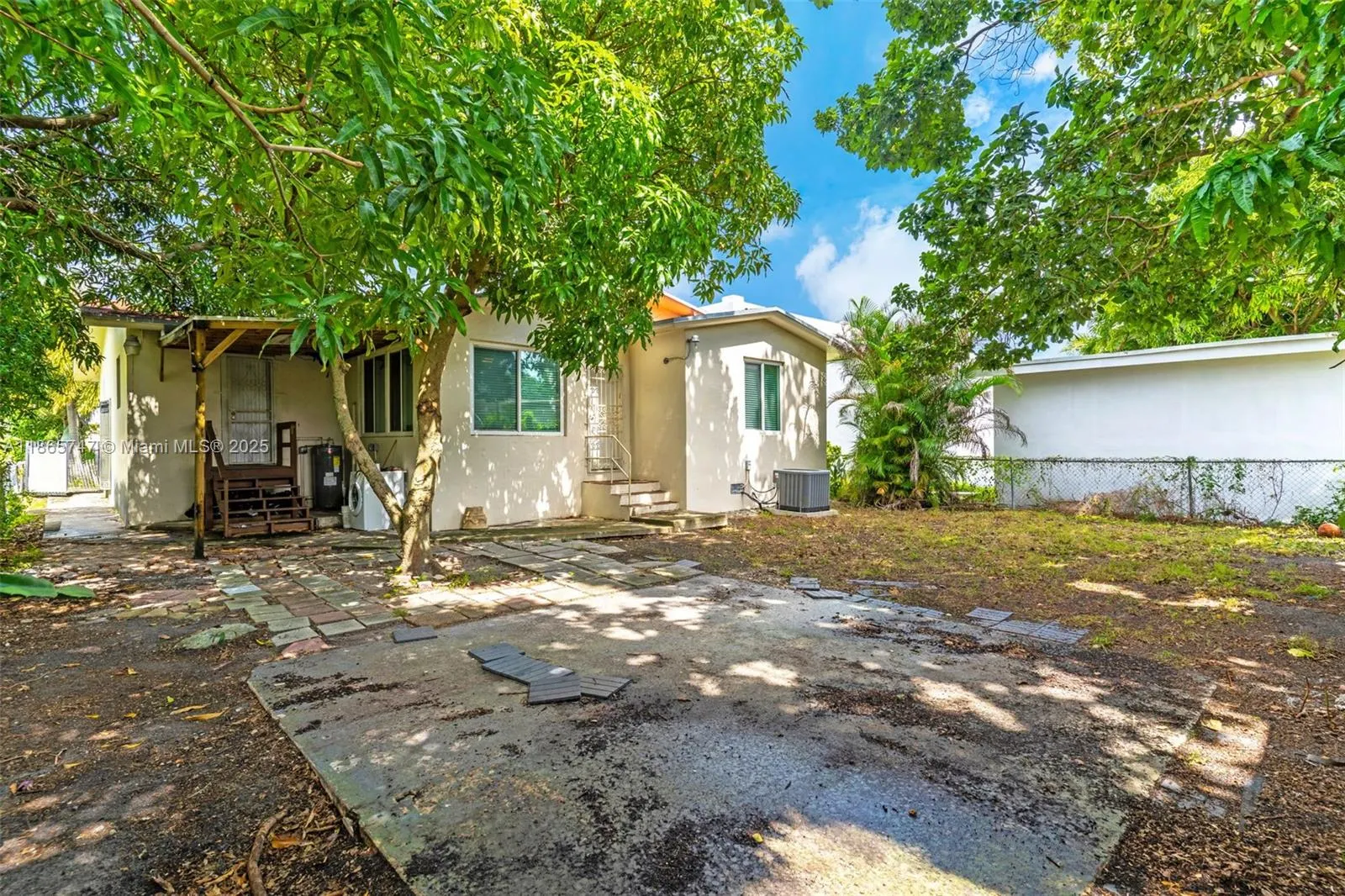 1282 NW 55th Ter
