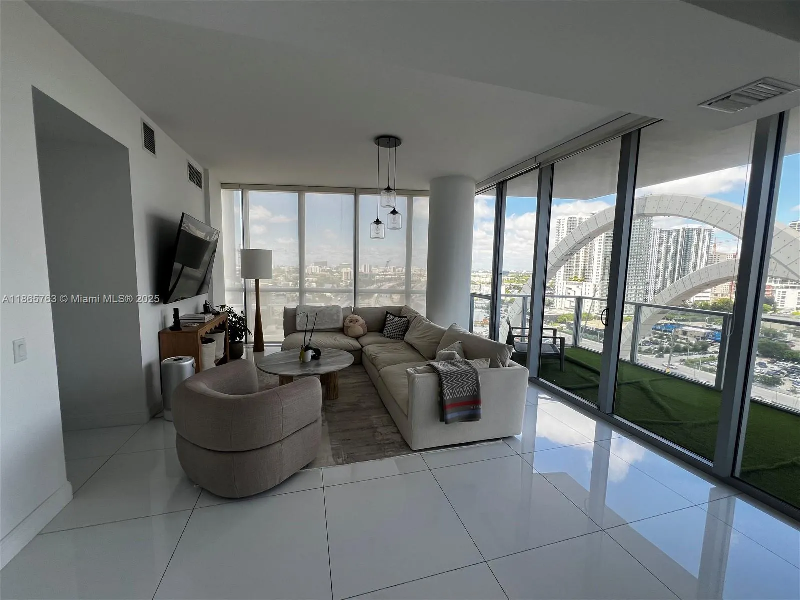 1100 Biscayne Blvd, #1706