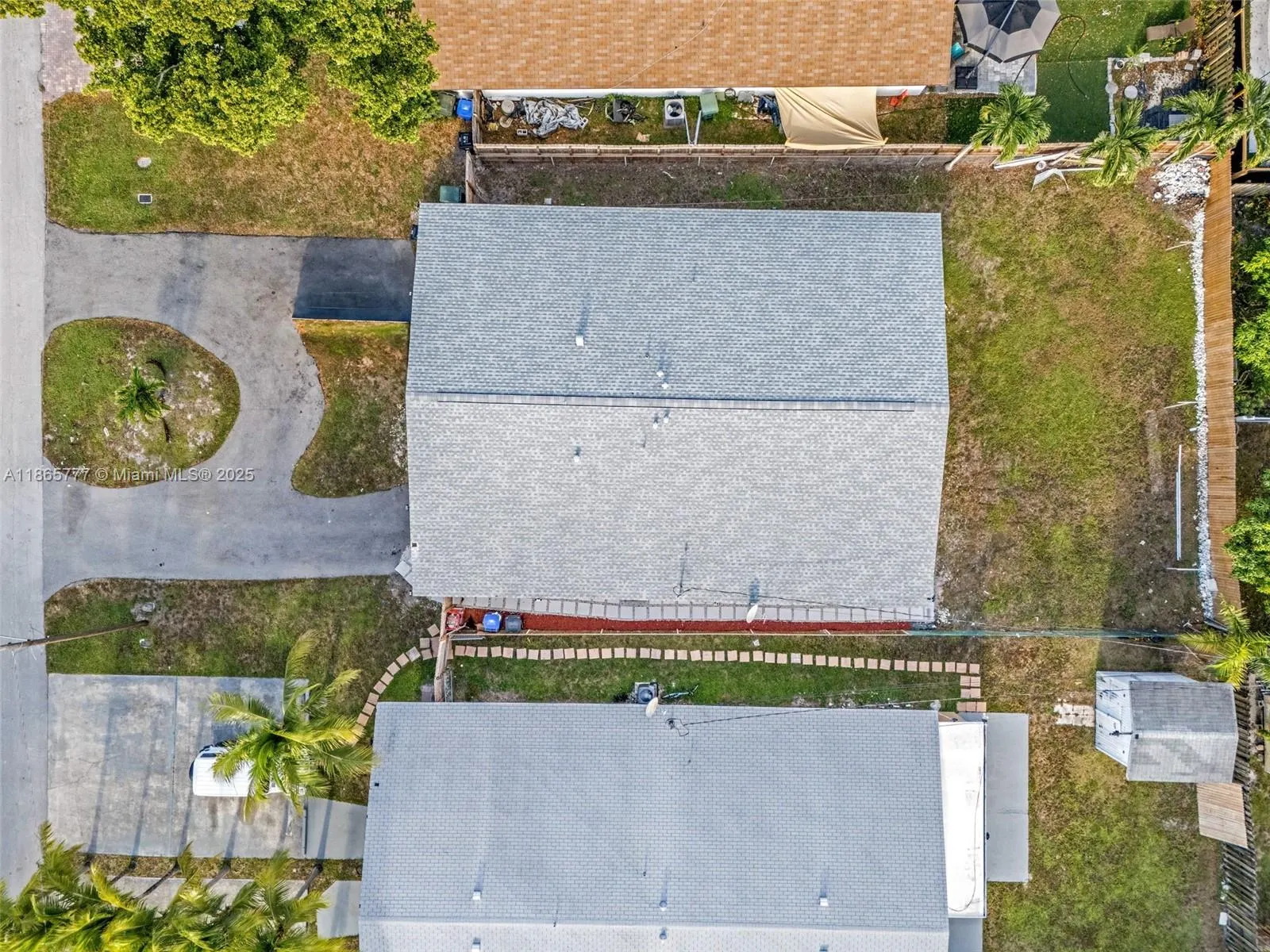 820-822 SW 12th Ct