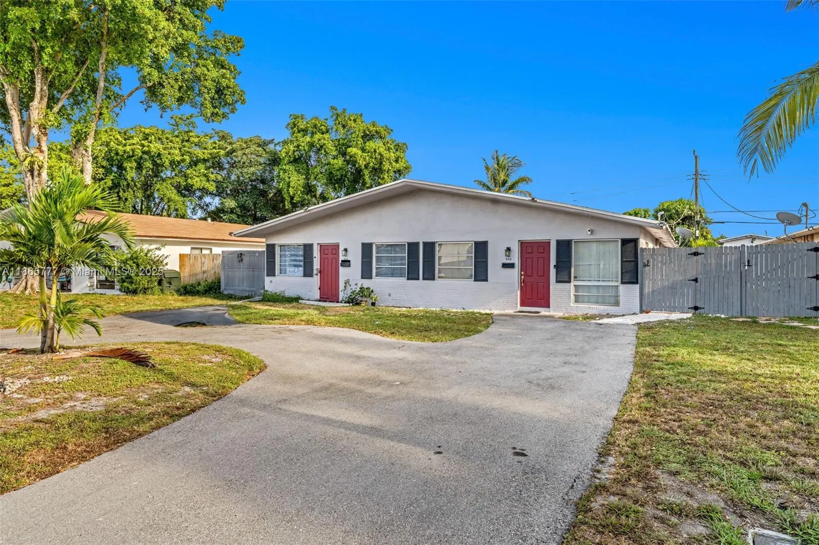 820-822 SW 12th Ct