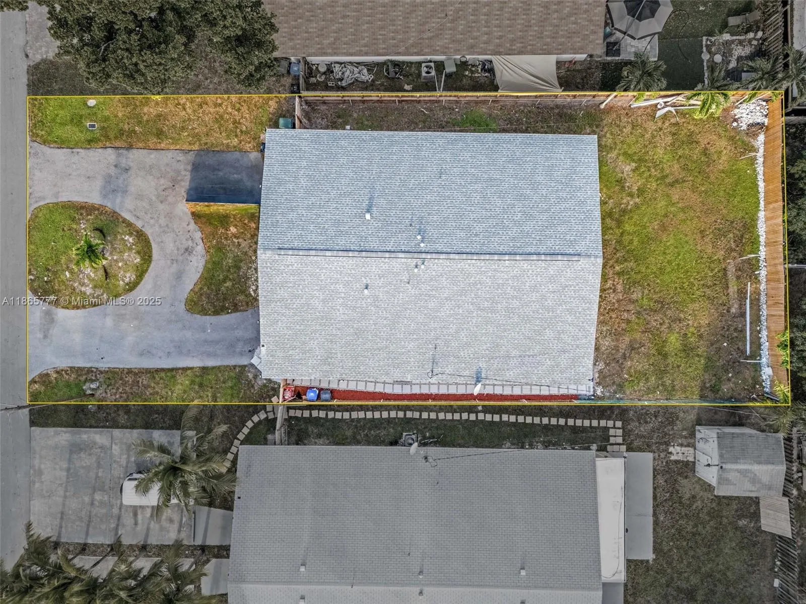 820-822 SW 12th Ct