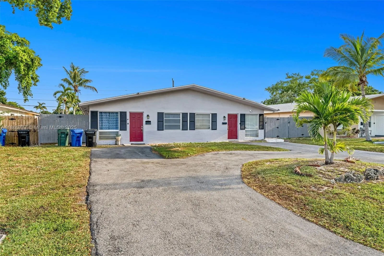 820-822 SW 12th Ct