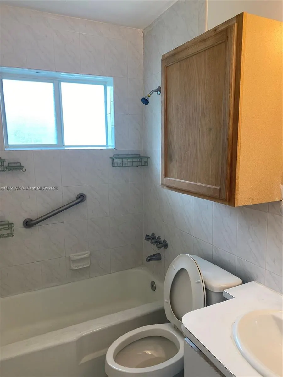 258 NE 41st St, #258