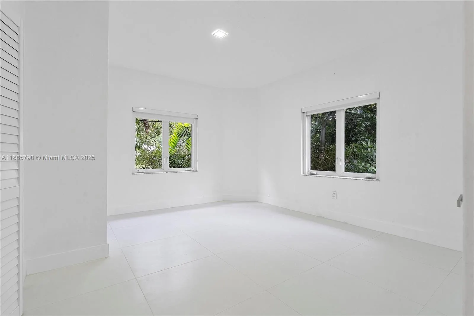 600 91st St, #-