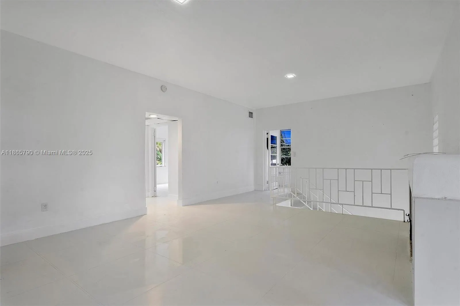 600 91st St, #-
