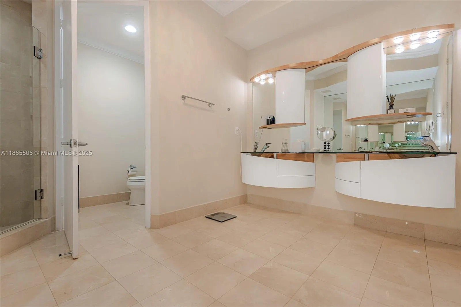 18101 Collins Ave (2,167 sq.ft.), #3608
