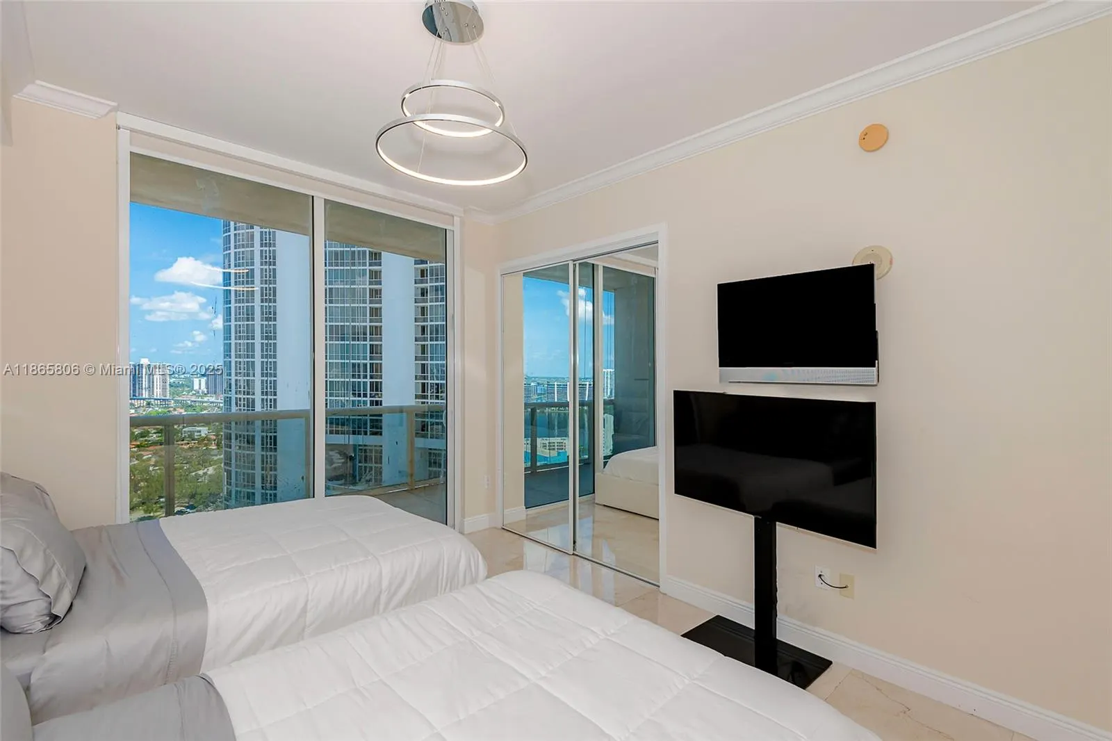 18101 Collins Ave (2,167 sq.ft.), #3608