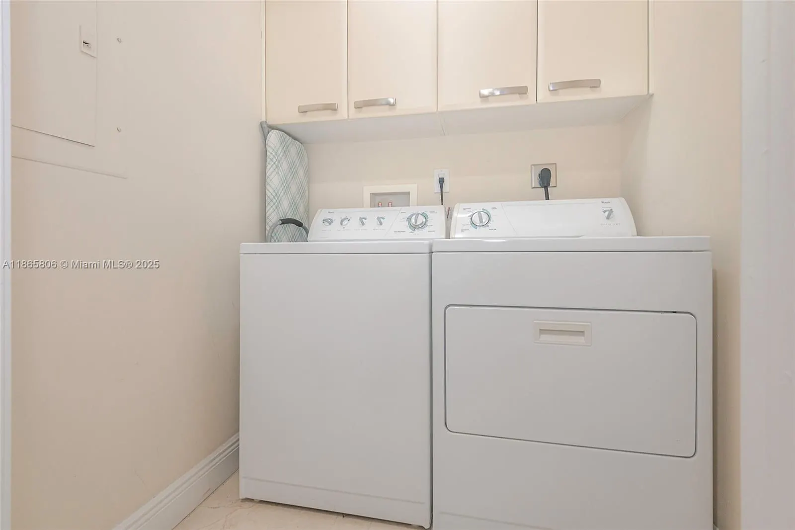 18101 Collins Ave (2,167 sq.ft.), #3608