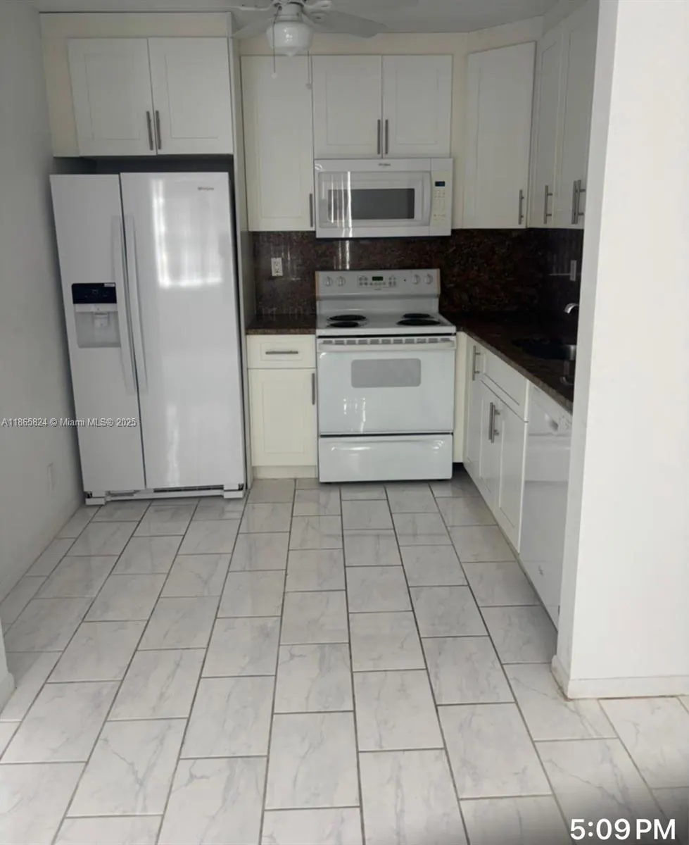 602 Flanders M, #M