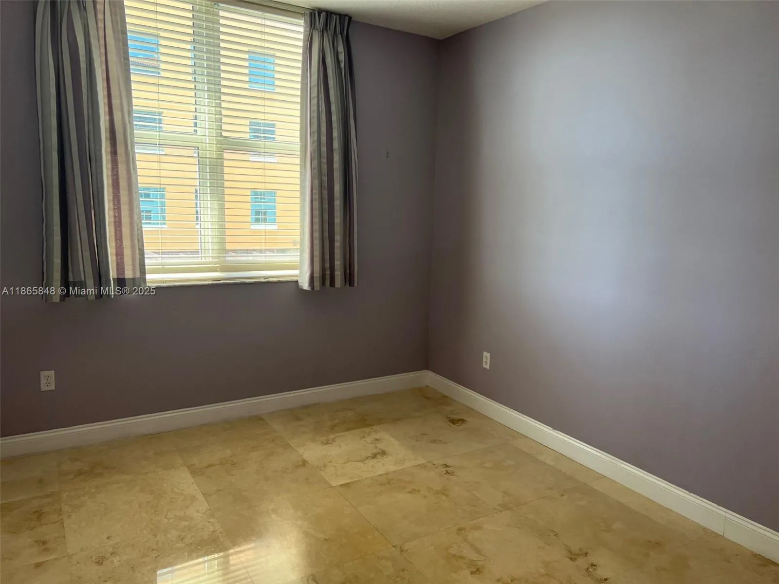 2030 S Douglas Rd, #611