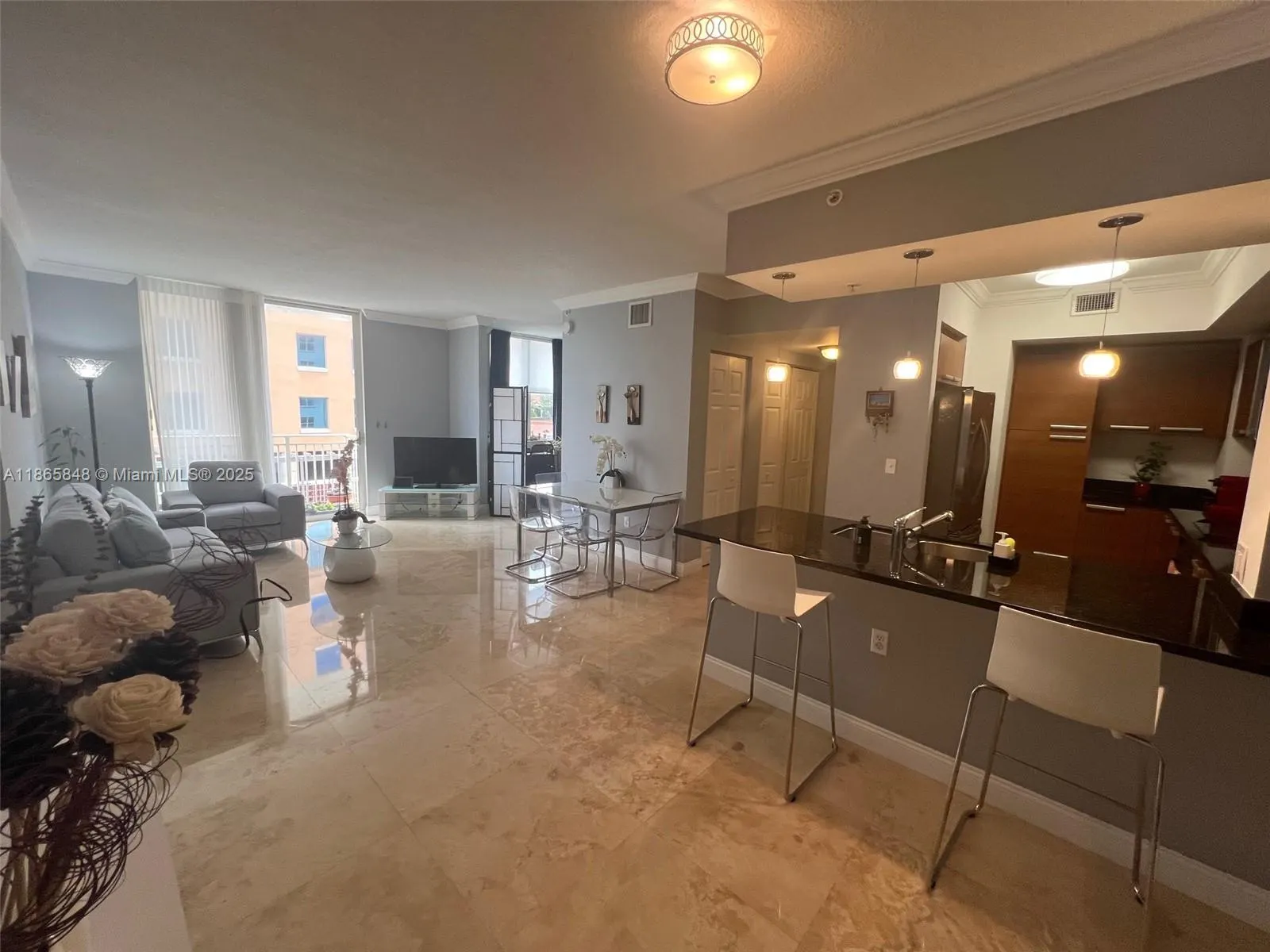 2030 S Douglas Rd, #611
