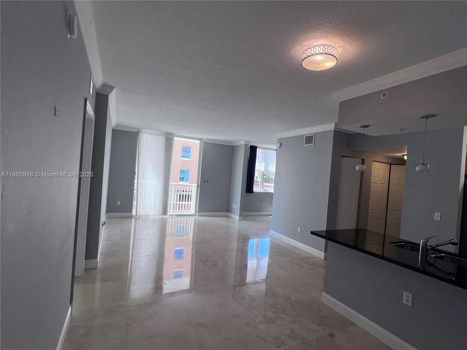 2030 S Douglas Rd, #611