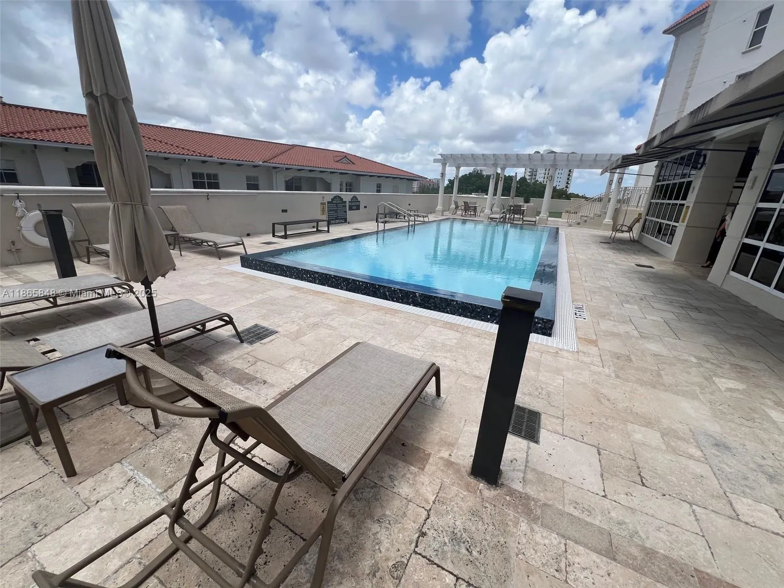 2030 S Douglas Rd, #611