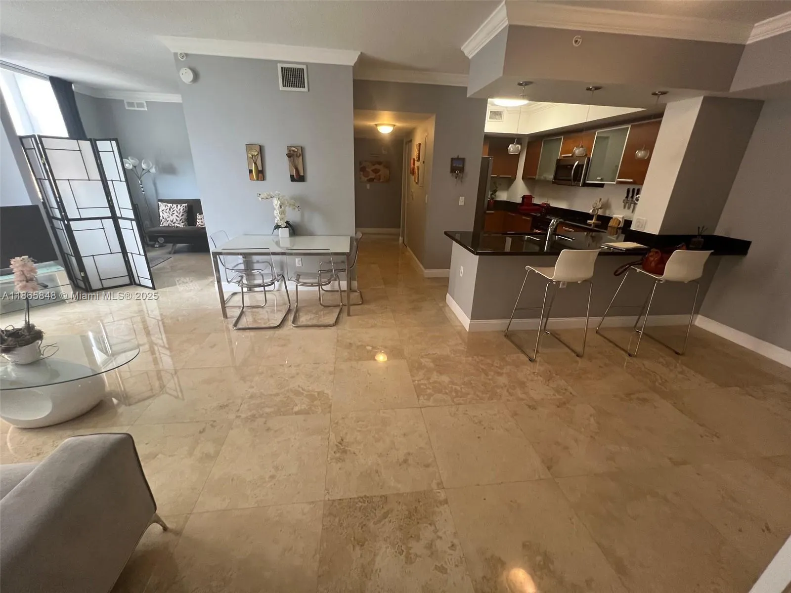 2030 S Douglas Rd, #611