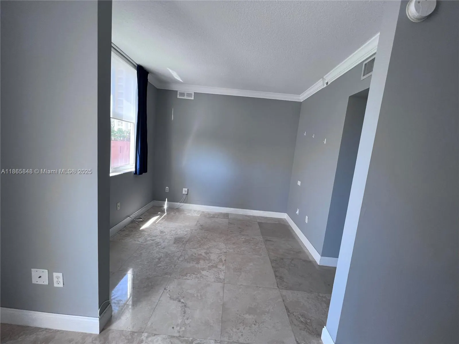 2030 S Douglas Rd, #611