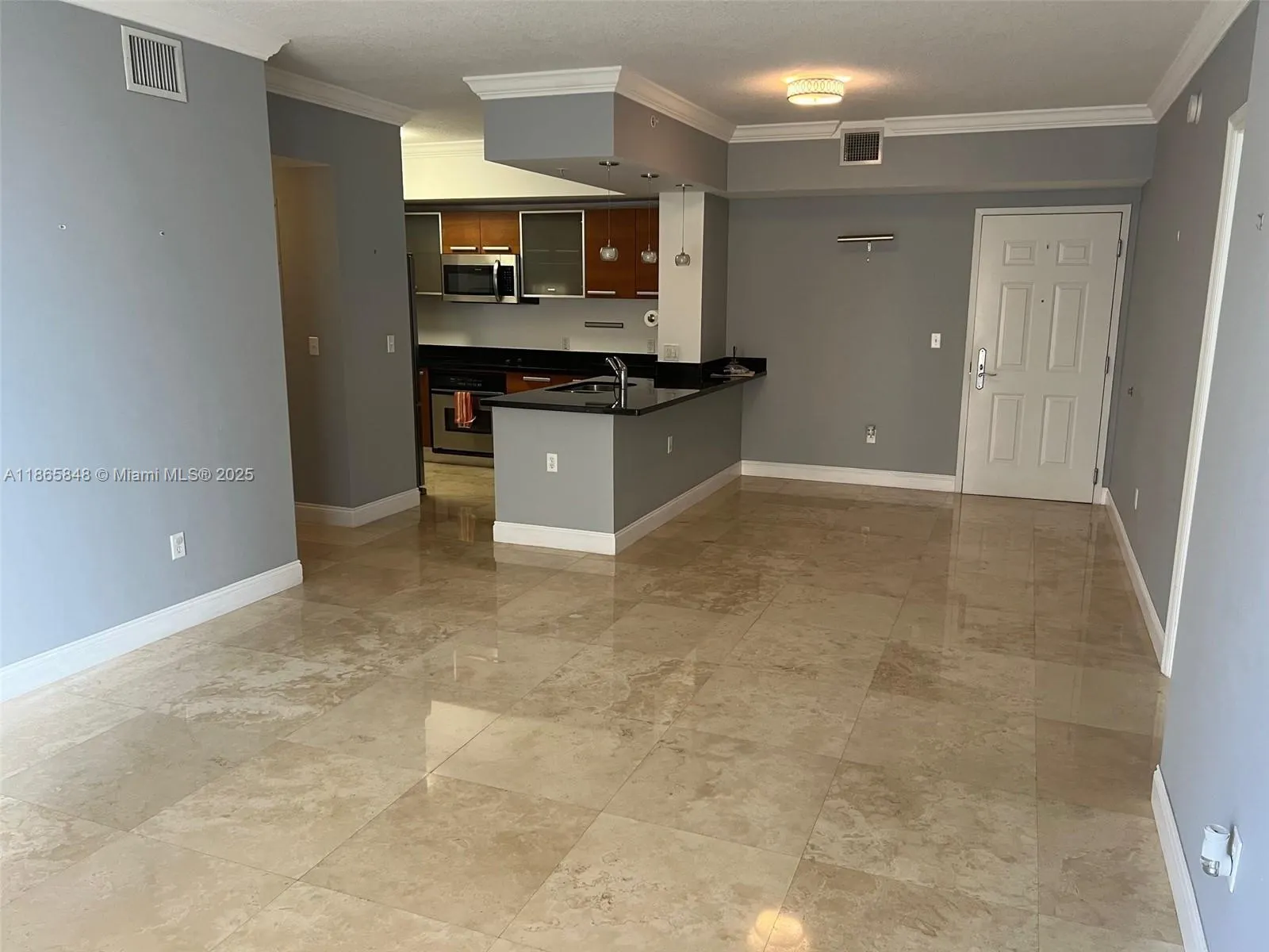 2030 S Douglas Rd, #611