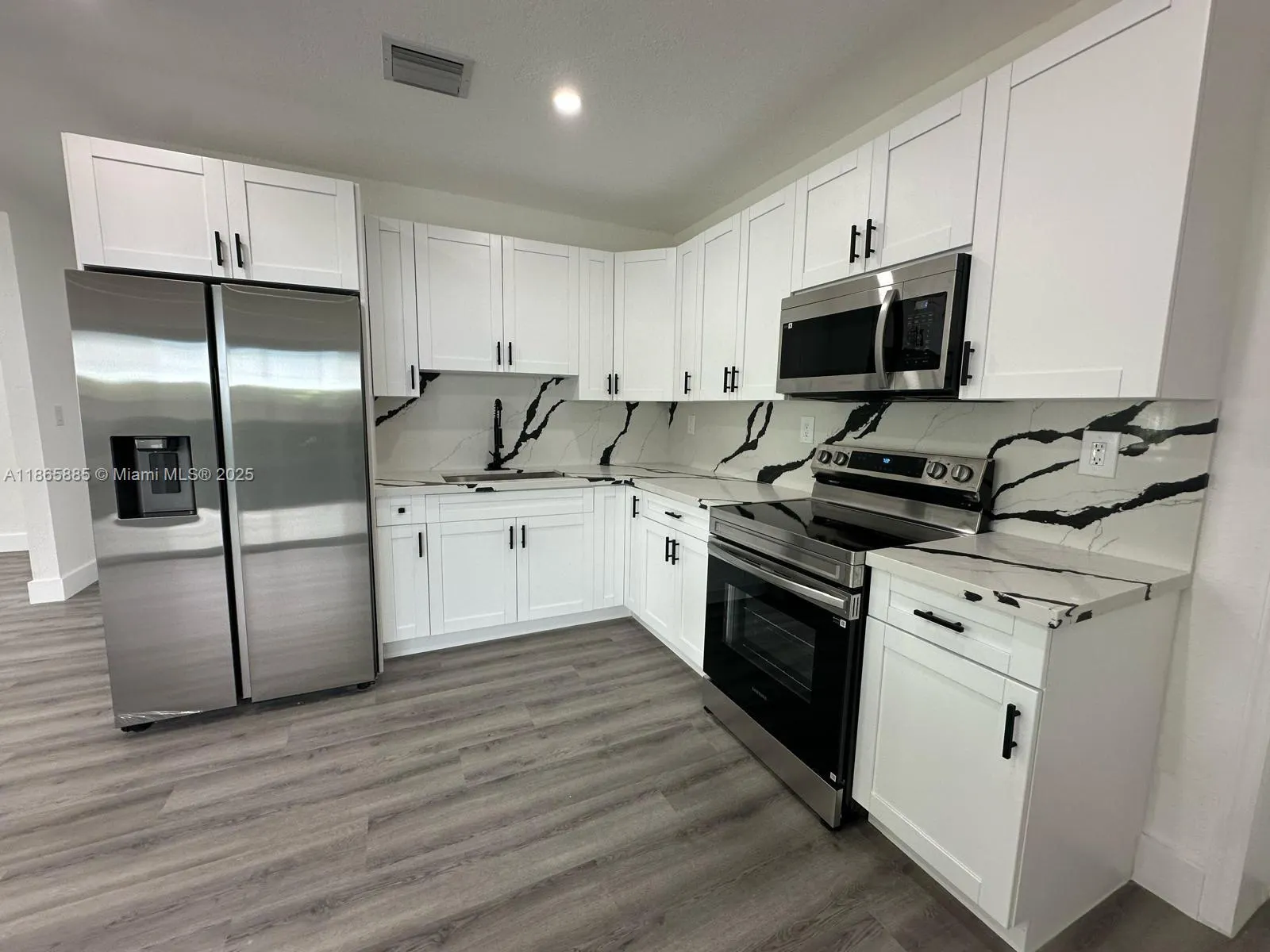1782 NE 175th St