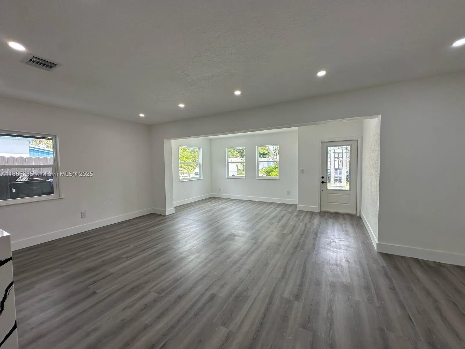 1782 NE 175th St
