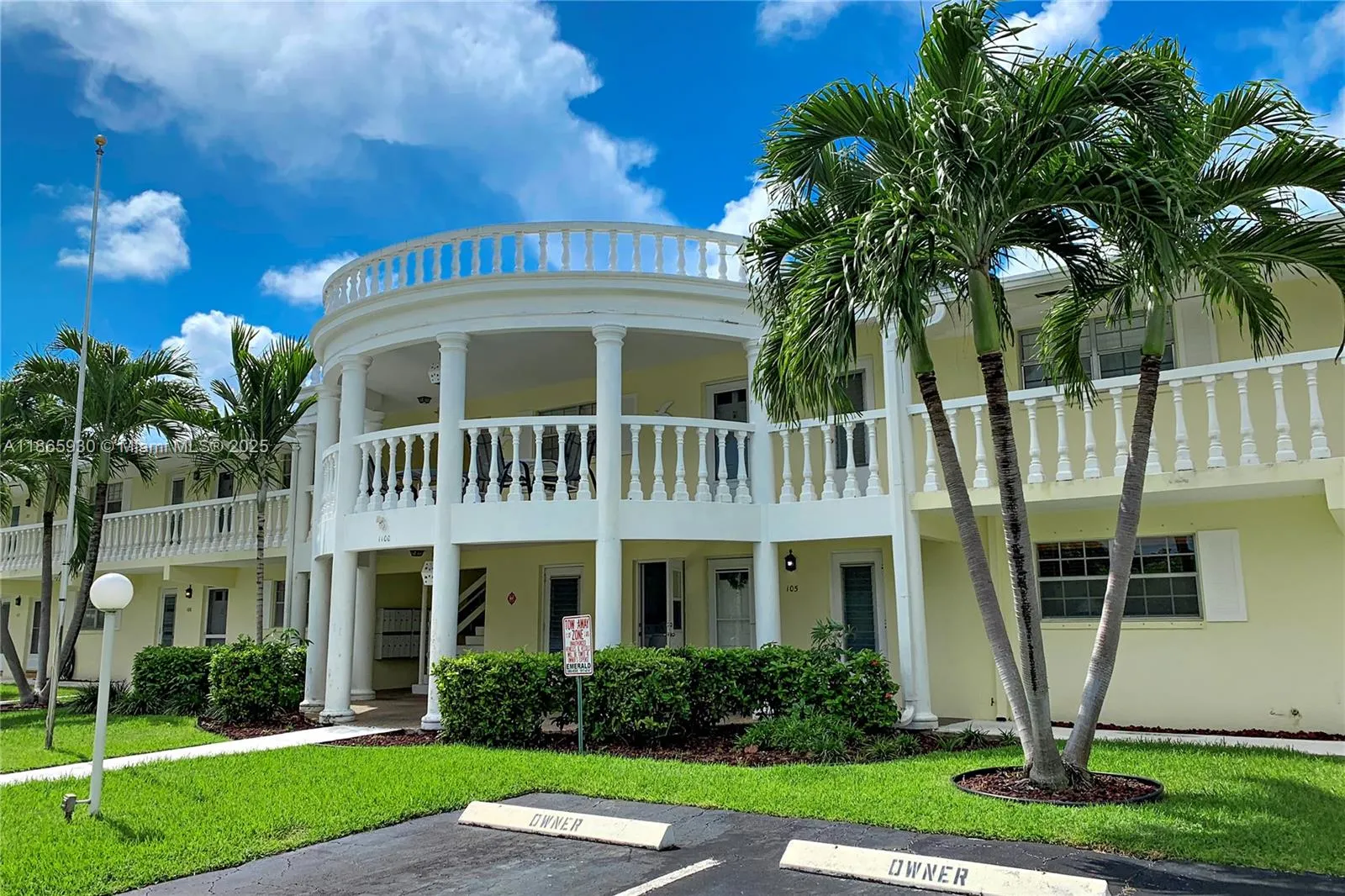 1100 Pine Dr, #105