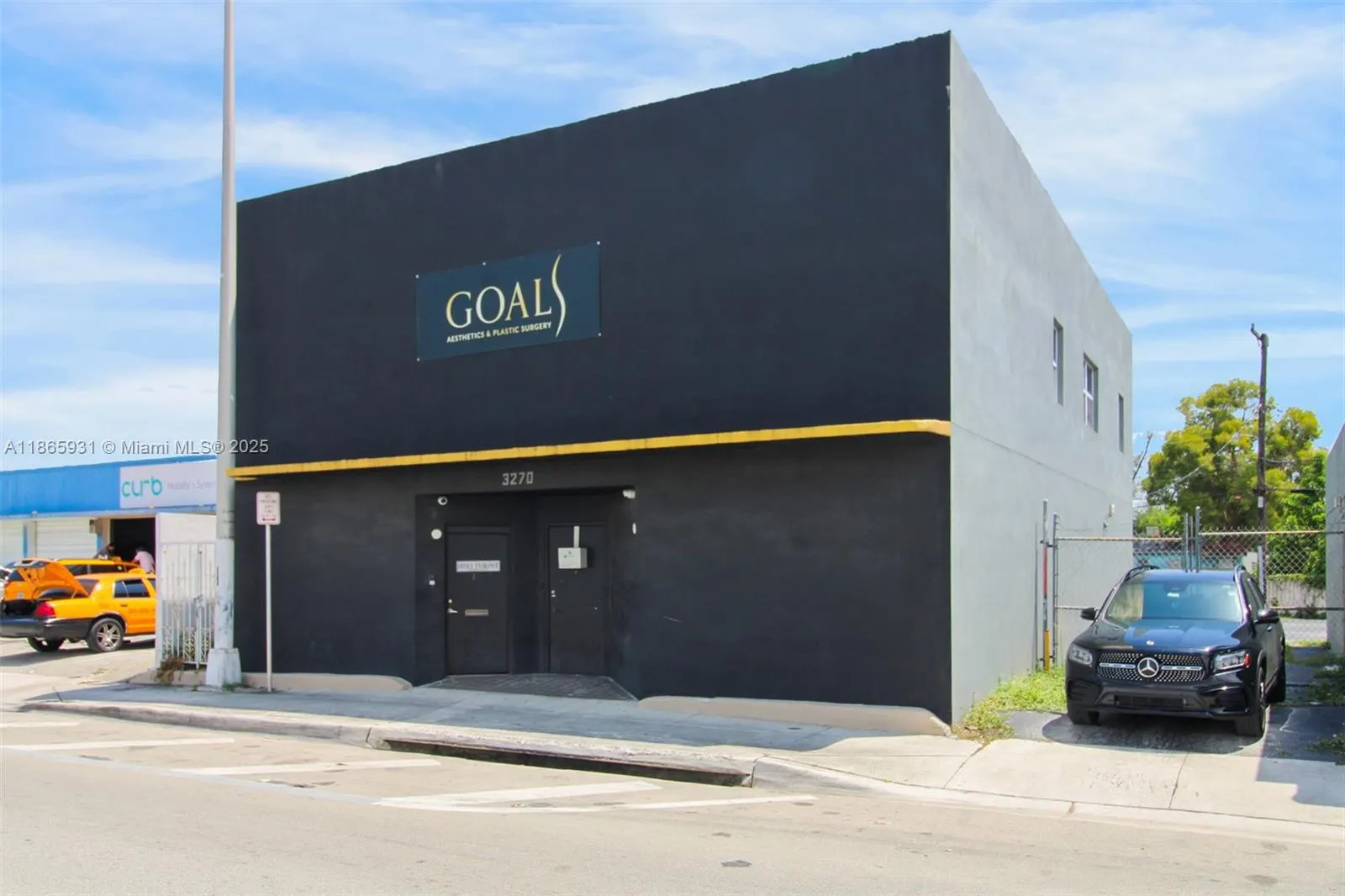 3270 NW 36th St