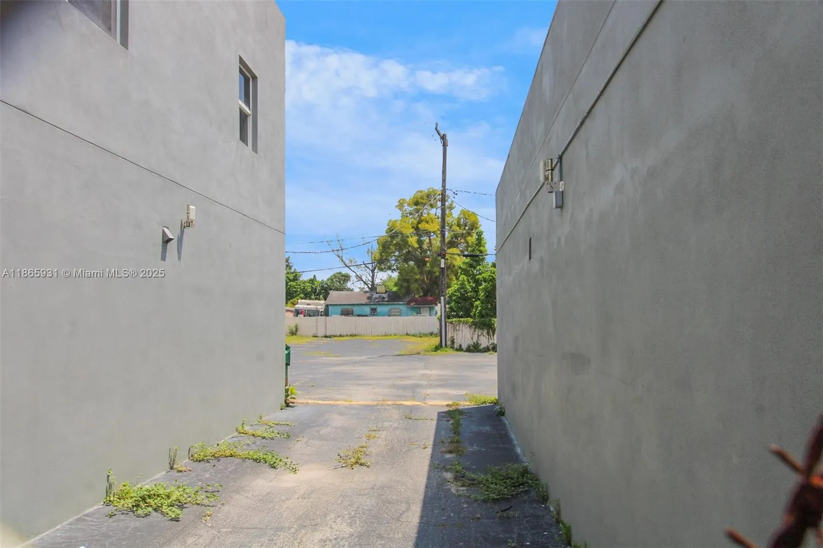 3270 NW 36th St